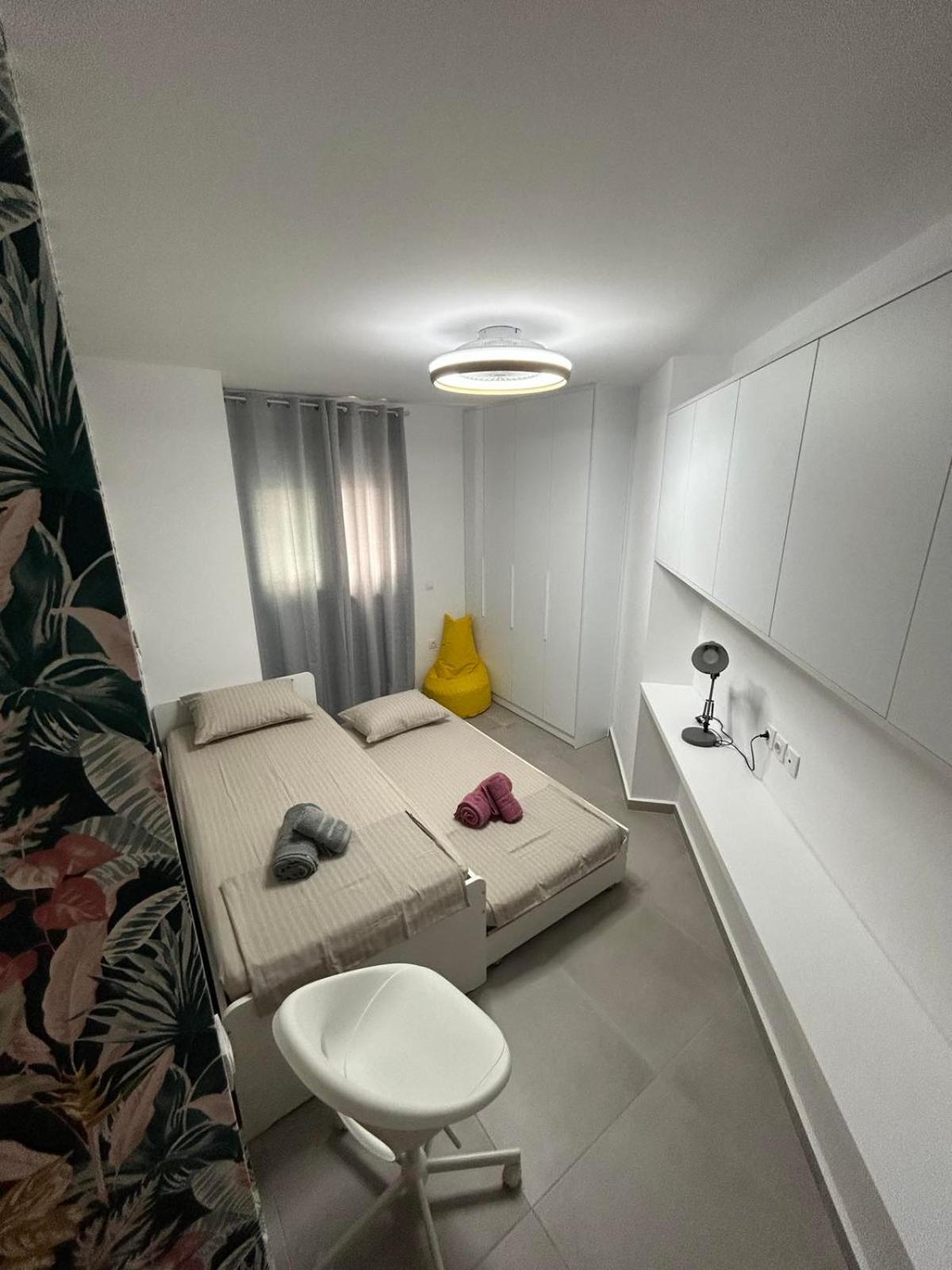 Floral Home 2 - 1St Floor Apt With Private Parking! Athen Eksteriør bilde