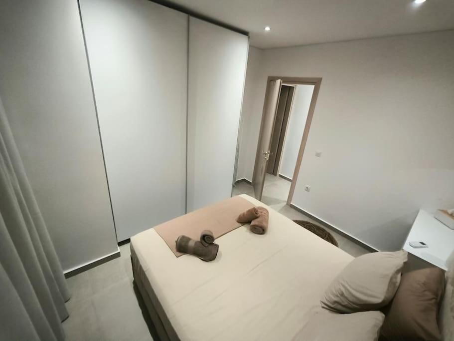 Floral Home 2 - 1St Floor Apt With Private Parking! Athen Eksteriør bilde