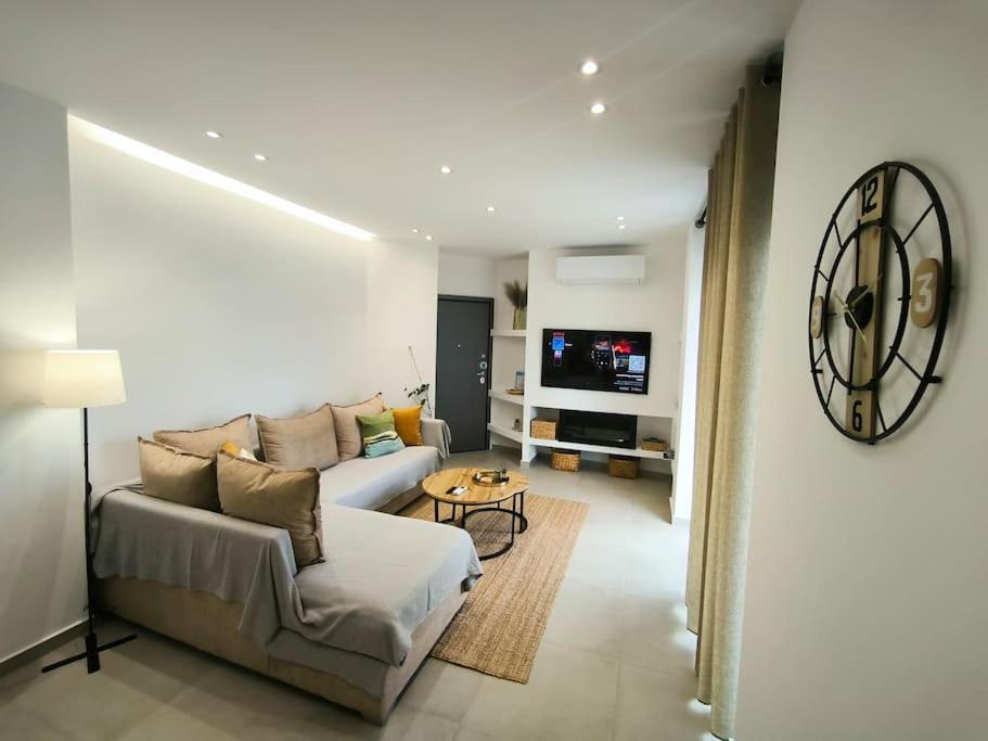 Floral Home 2 - 1St Floor Apt With Private Parking! Athen Eksteriør bilde