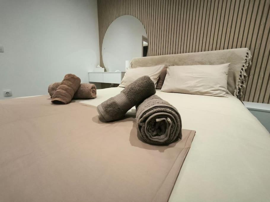 Floral Home 2 - 1St Floor Apt With Private Parking! Athen Eksteriør bilde